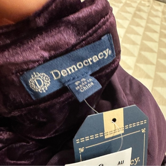 Democracy Long French Cuff Sleeve Button Down Velvet Petite Woven Shirt - Picture 5 of 5